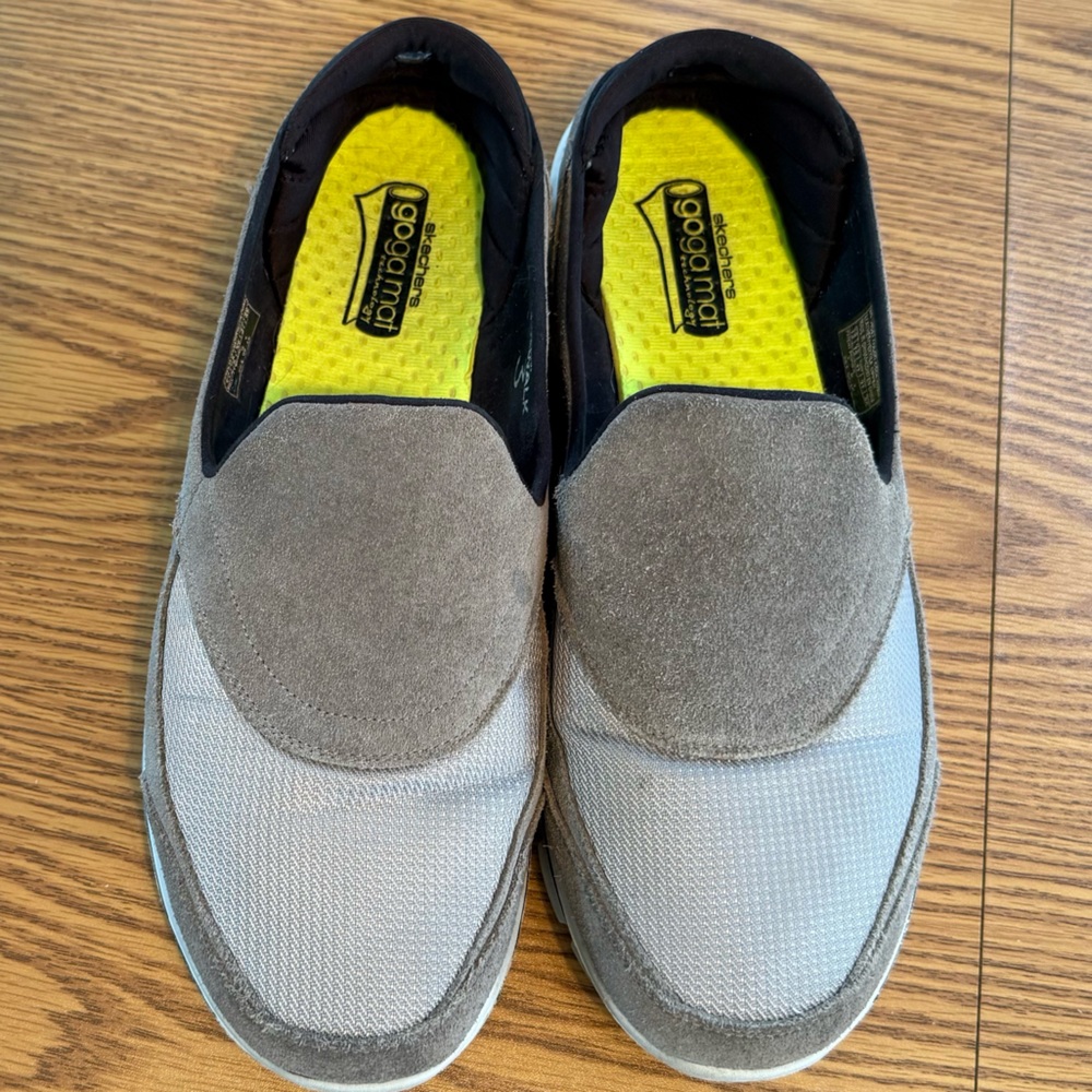 Men's Gray Skechers Goga Mat Slip-On Loafers - Very Cushy